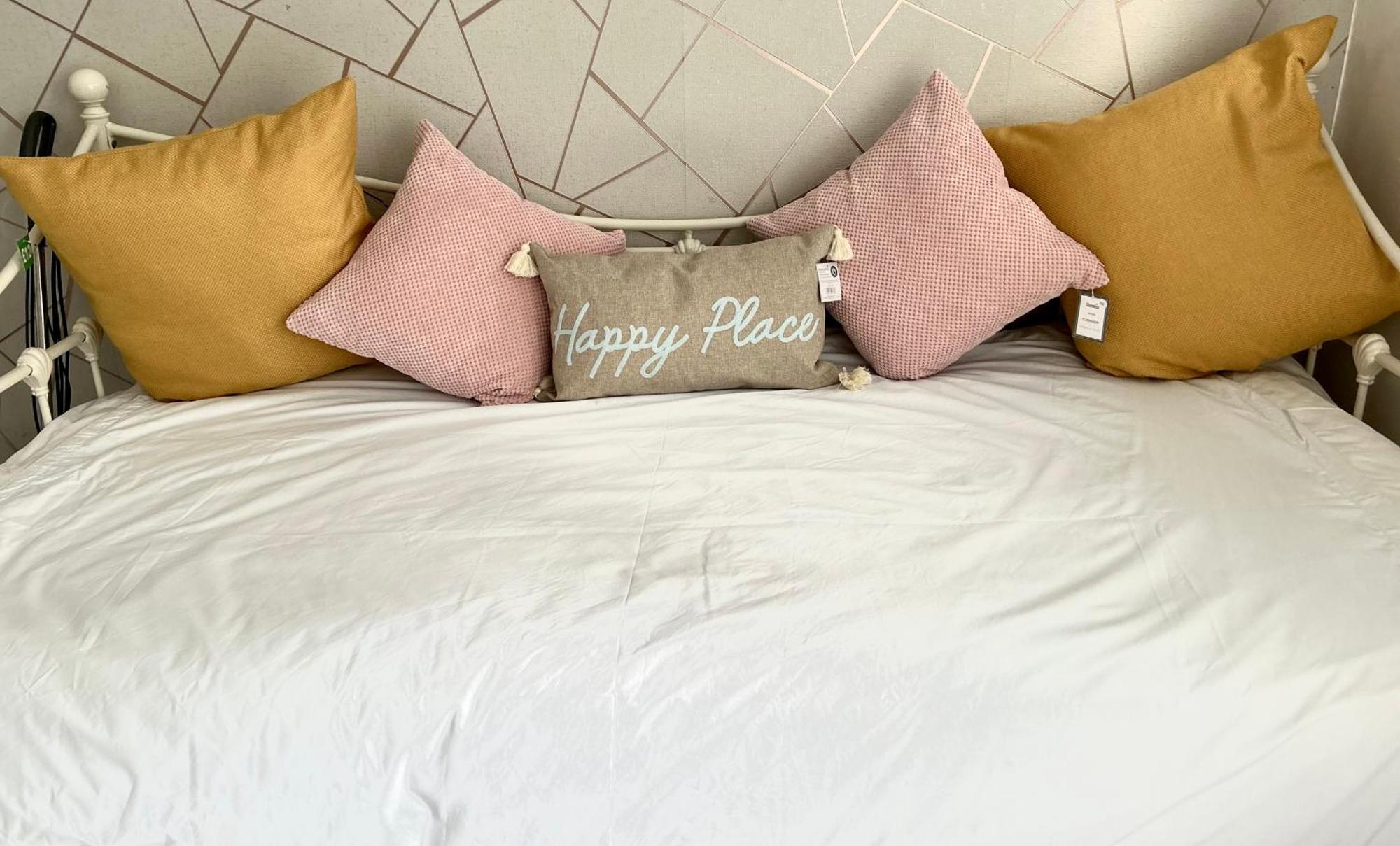 Happy Place With Kitchenette- Female Only London Exterior photo